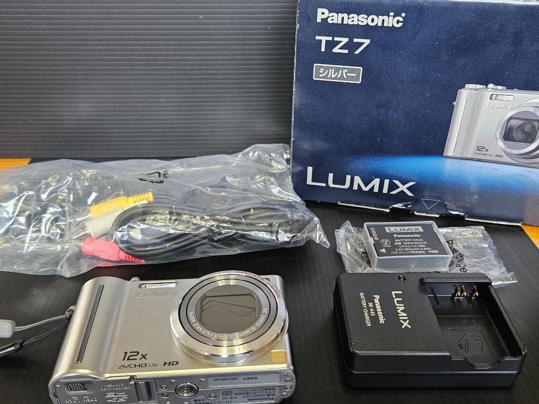 【Panasonic LUMIX DMC-TZ7】 デジカメ 動作確認済み