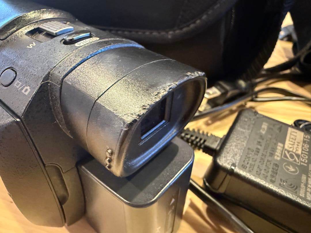 SONY FDR-AX60 4Kビデオカメラ 本体とケース・ストラップ付き