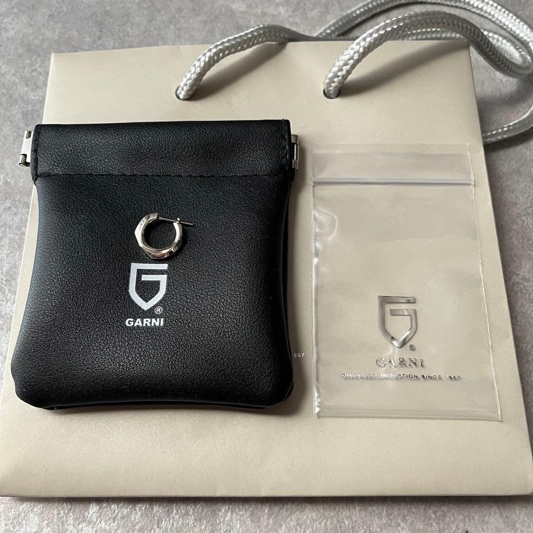 GARNI クロッケリーピアス(左耳用)