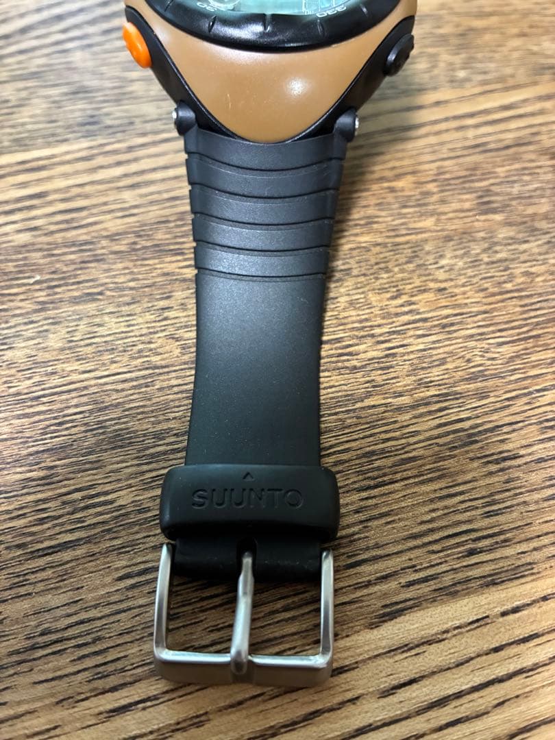 【美品】SUUNTO スント VECTOR ヴェクター ブラウン デジタル腕時計