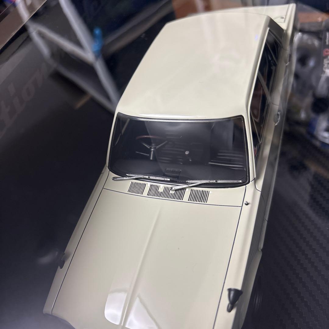 1/18イグニションモデル　スカイラインIG3513 GT-R (PGC10)