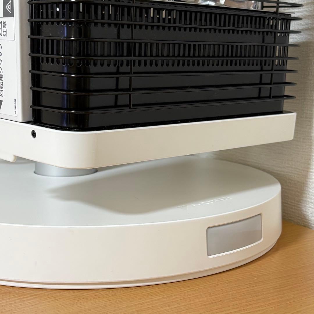 ダイキン 遠赤外線暖房機 セラムヒート CER11YS-W 2022年製