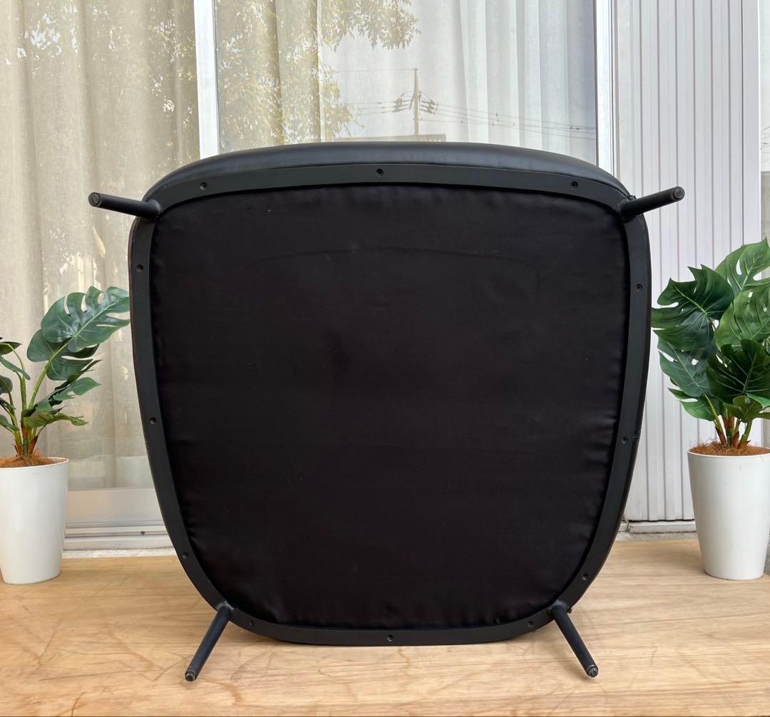 モダンスタイル　ラウンジチェア　① 本革張り　ミッドセンチュリー　シングルソファ