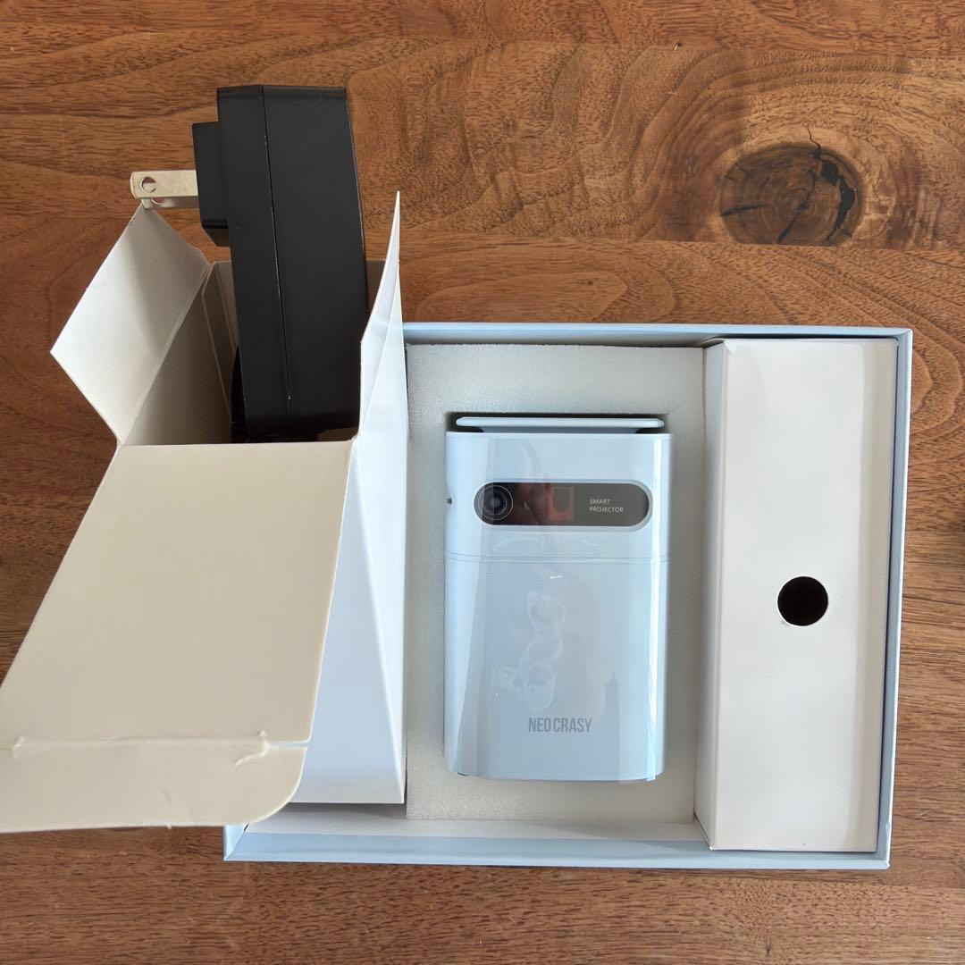 2/8までSALE NEOCRASY ポータブルプロジェクター 本体
