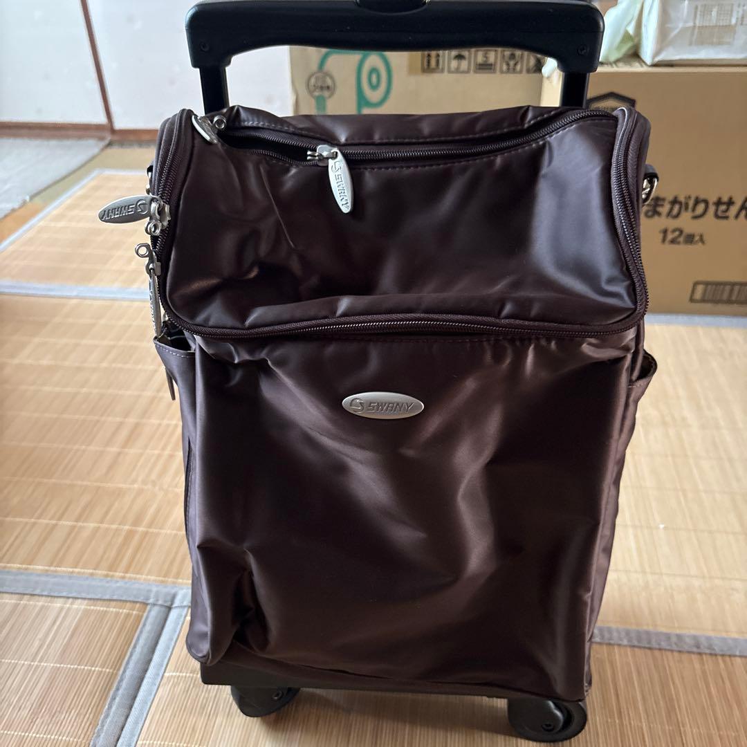 美品歩行を助けるSWANYキャリーケース出品8／31まで
