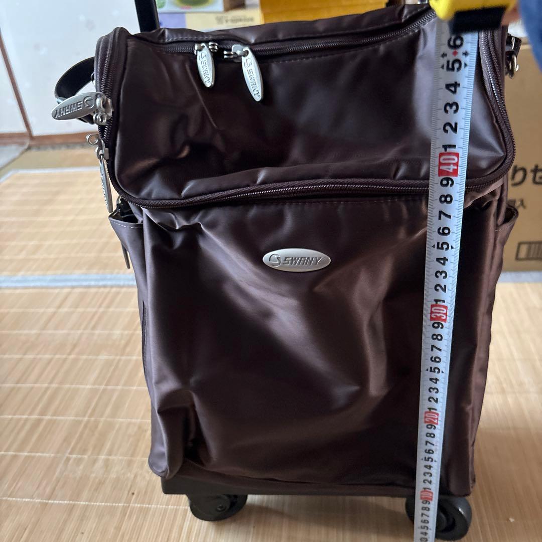 美品歩行を助けるSWANYキャリーケース出品8／31まで