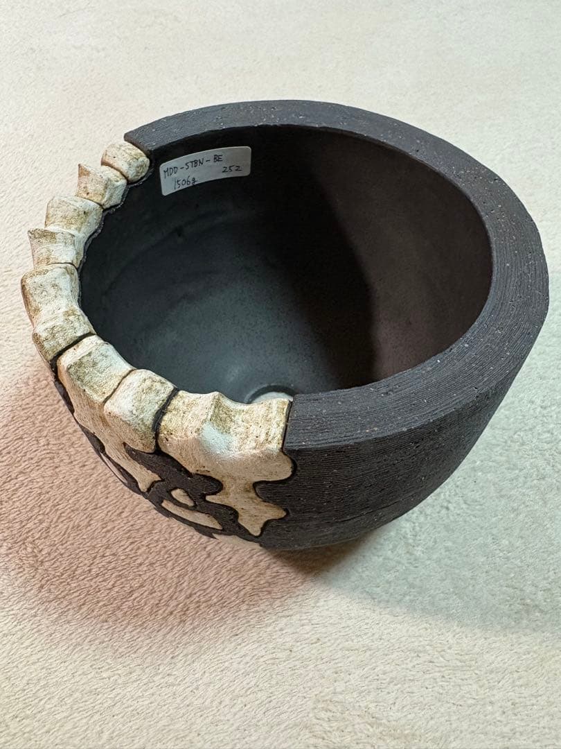 鉢・プランター invisibleink SCATTERED BONES BITE