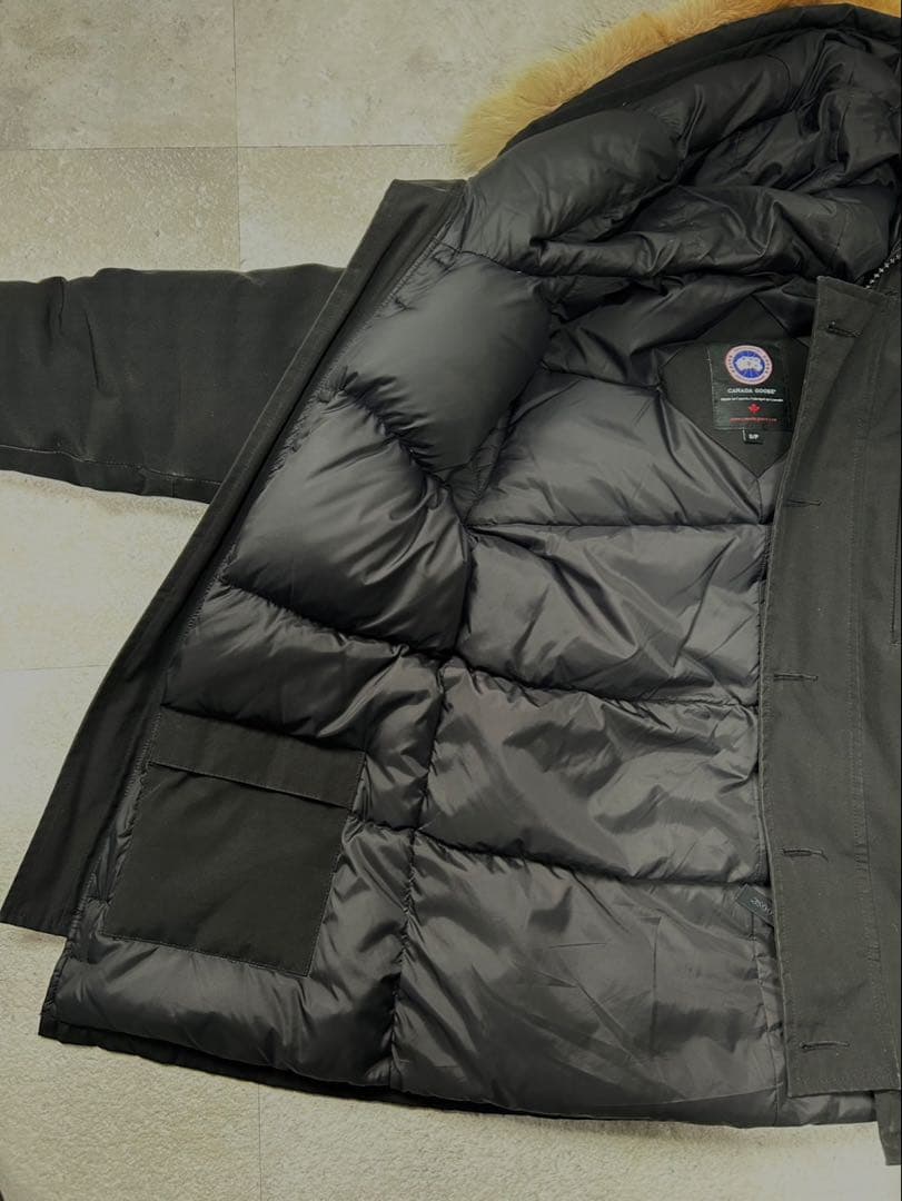   Arctic Program ブラックダウンジャケット