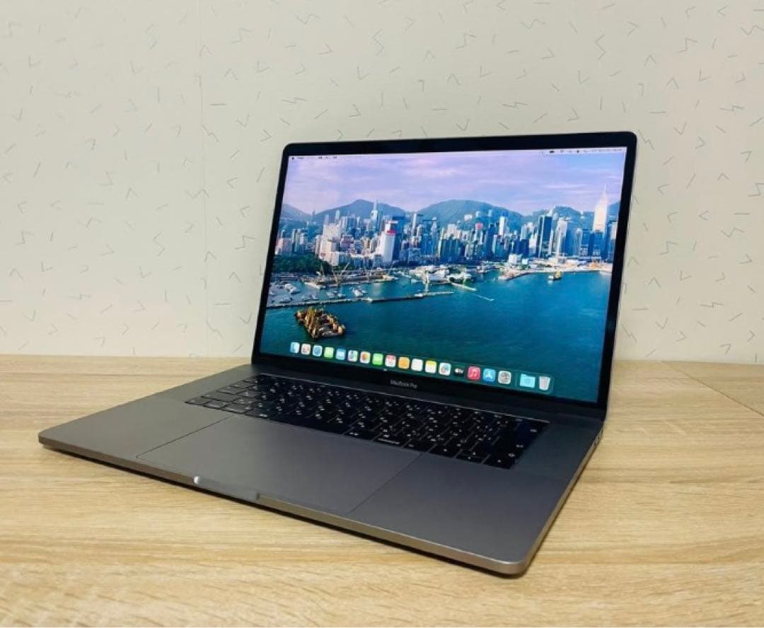 MacBook Pro i7 メモリ16GB Touchbar Mac