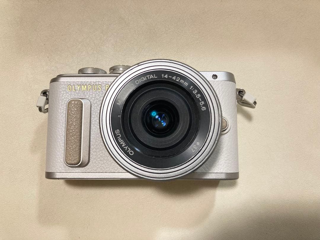 オリンパスペン OLYMPUS PEN E-PL8 ミラーレス一眼★収納ケース付