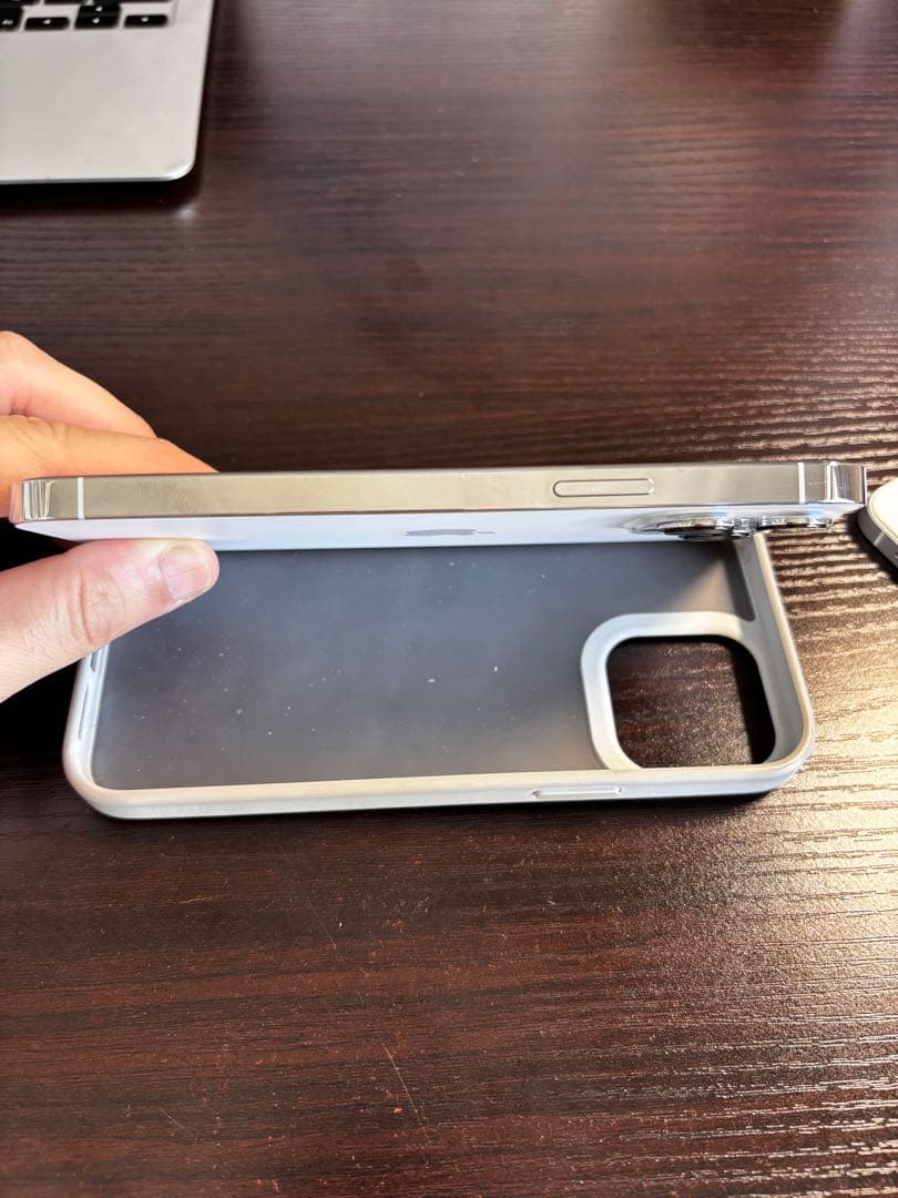 iPhone 13 Pro Max シルバー