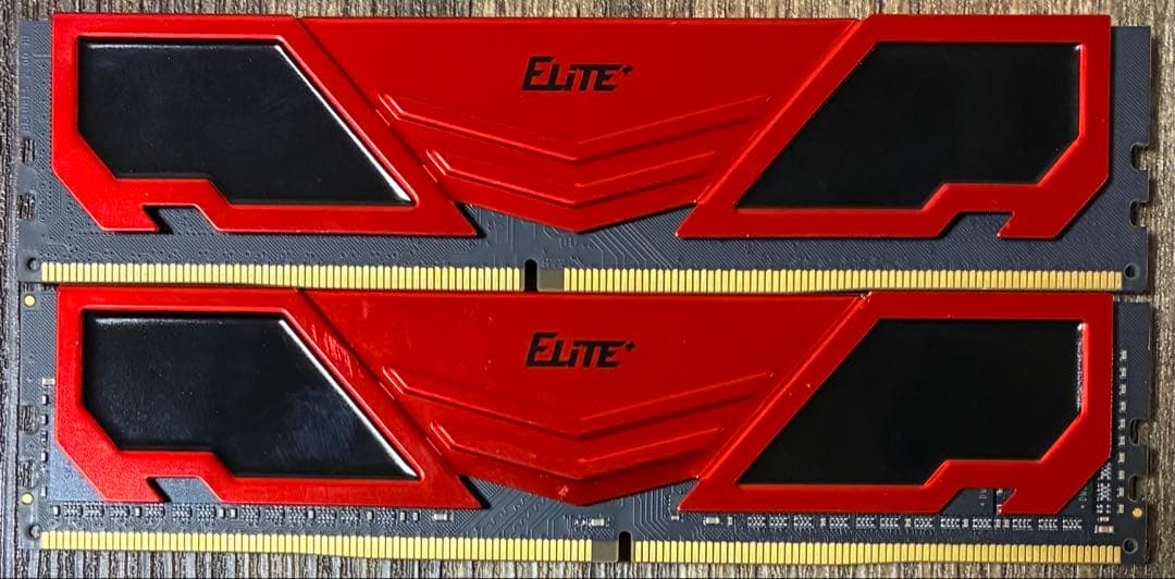 【中古】DDR4-3200 32GB(16GB×2枚) Team