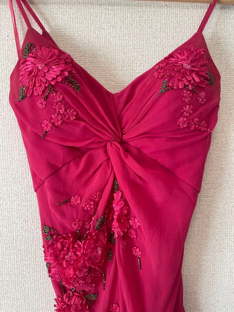 【美品】100%シルク ドレス 刺繍あり　パーティーやイベントでとても栄える！