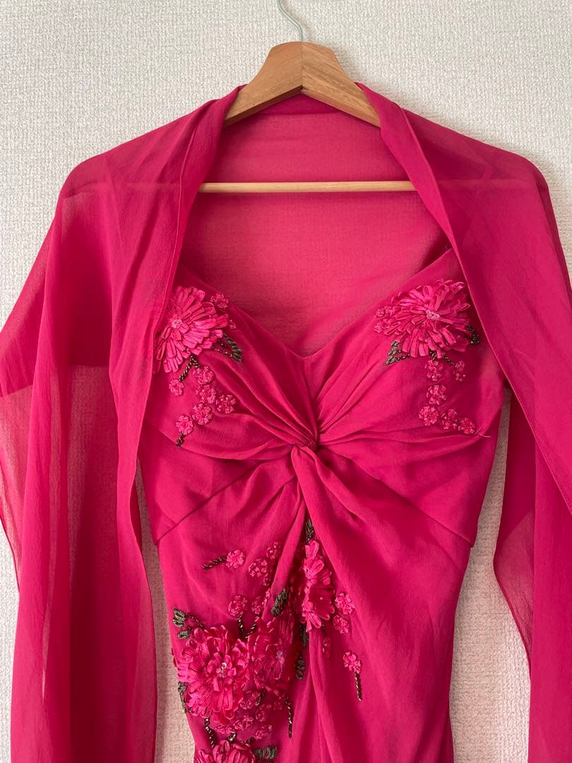 【美品】100%シルク ドレス 刺繍あり　パーティーやイベントでとても栄える！