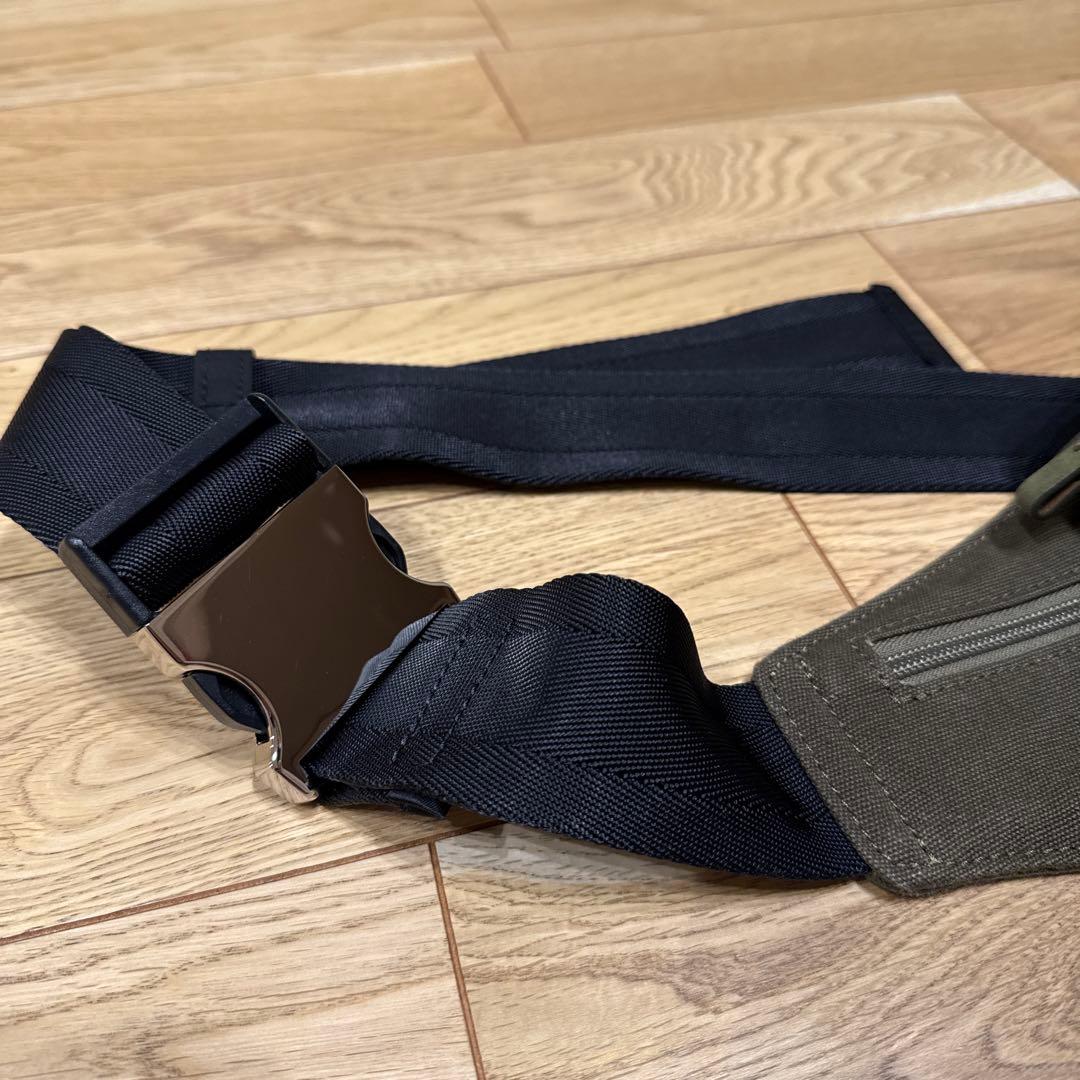 田舎の貧乏人　READYMADE BODYPOUCH