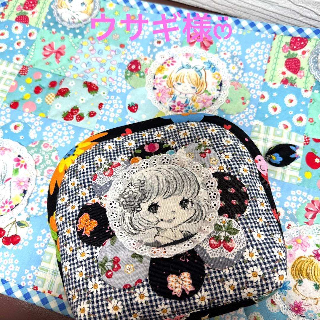 ウサギ様・ロマンズアイタペストリー1点・ポーチ1点