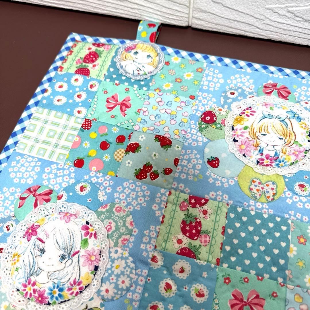 ウサギ様・ロマンズアイタペストリー1点・ポーチ1点