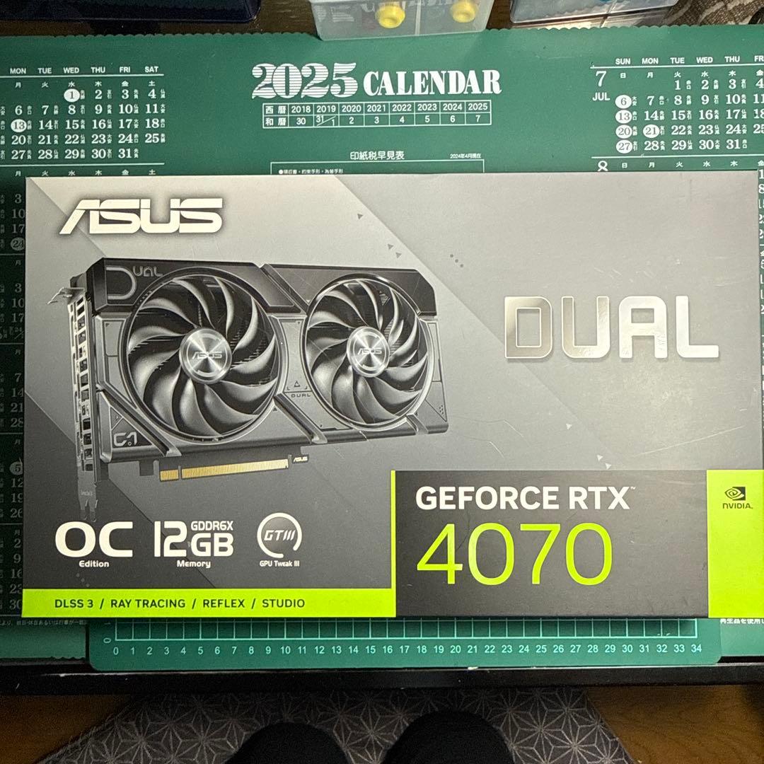 グラフィックボード・グラボ・ビデオカード ASUS RTX4070 DUAL