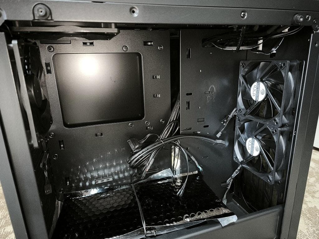 新品 EVGA DG-77 ATXケース 黒 強化ガラスパネル