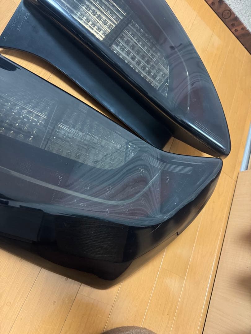 激安ヴァレンティ30プリウス後期スモークLEDテールランプ❗️ 割れ無し点灯OK❗️