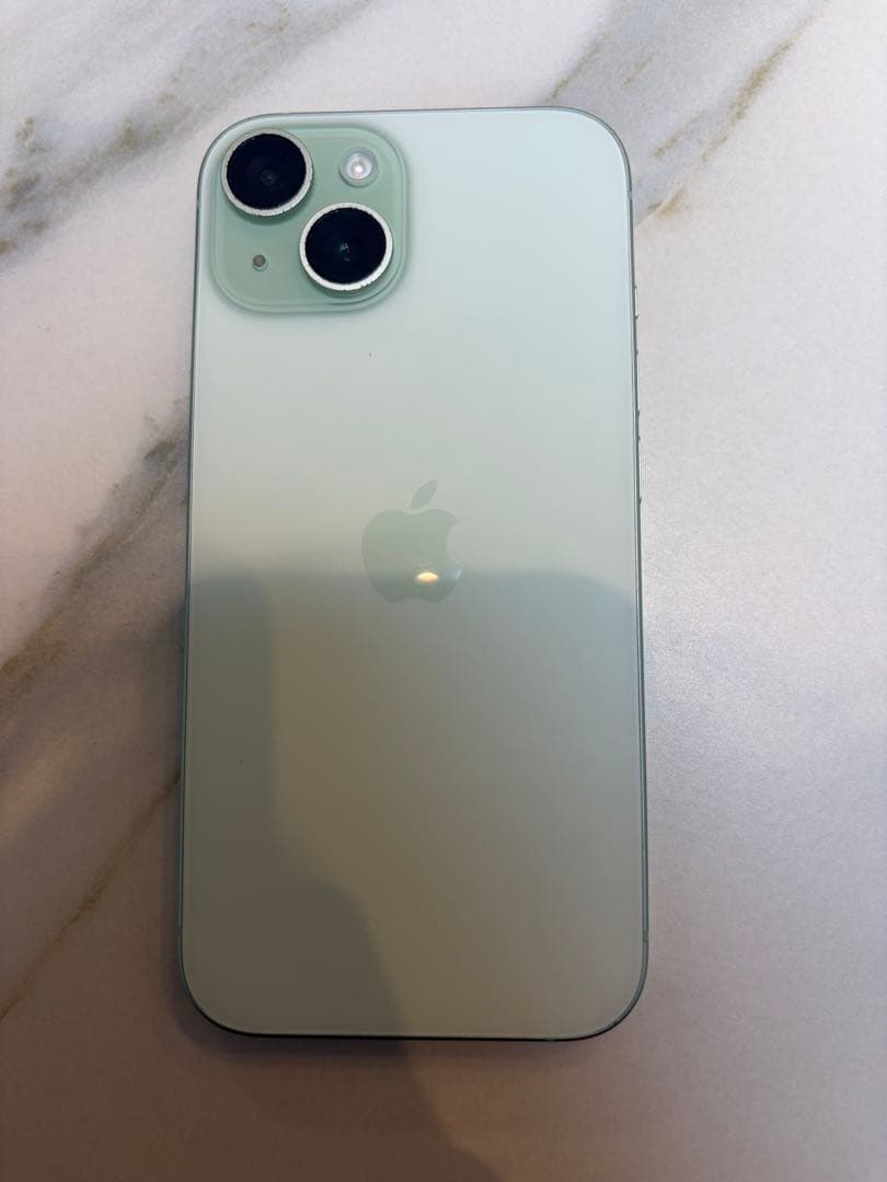 iPhone 15 128GB ミッドナイトグリーン