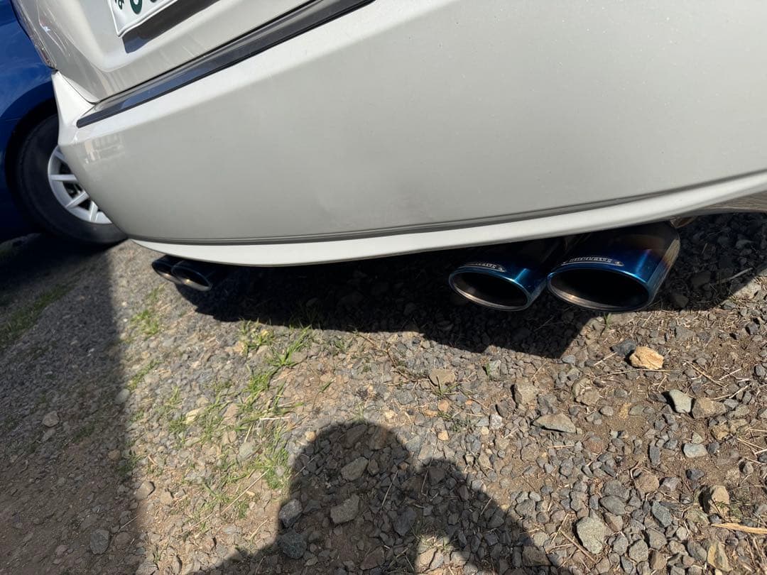 こ*う様 30プリウス zvw30 前期後期　4本出しマフラーノブレッセ