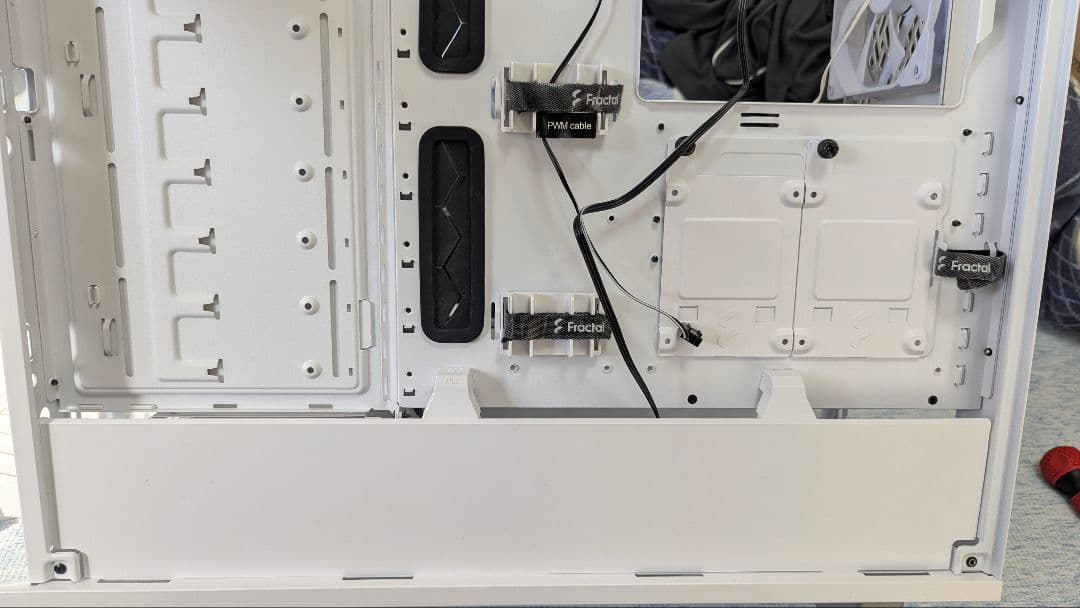 fractal design define 7 white TG 強化ガラス