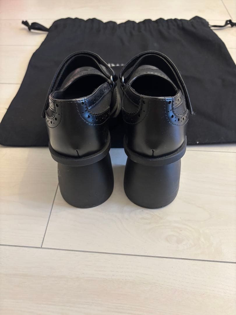 AKIKO AOKI ブラック メリージェーン パンプス