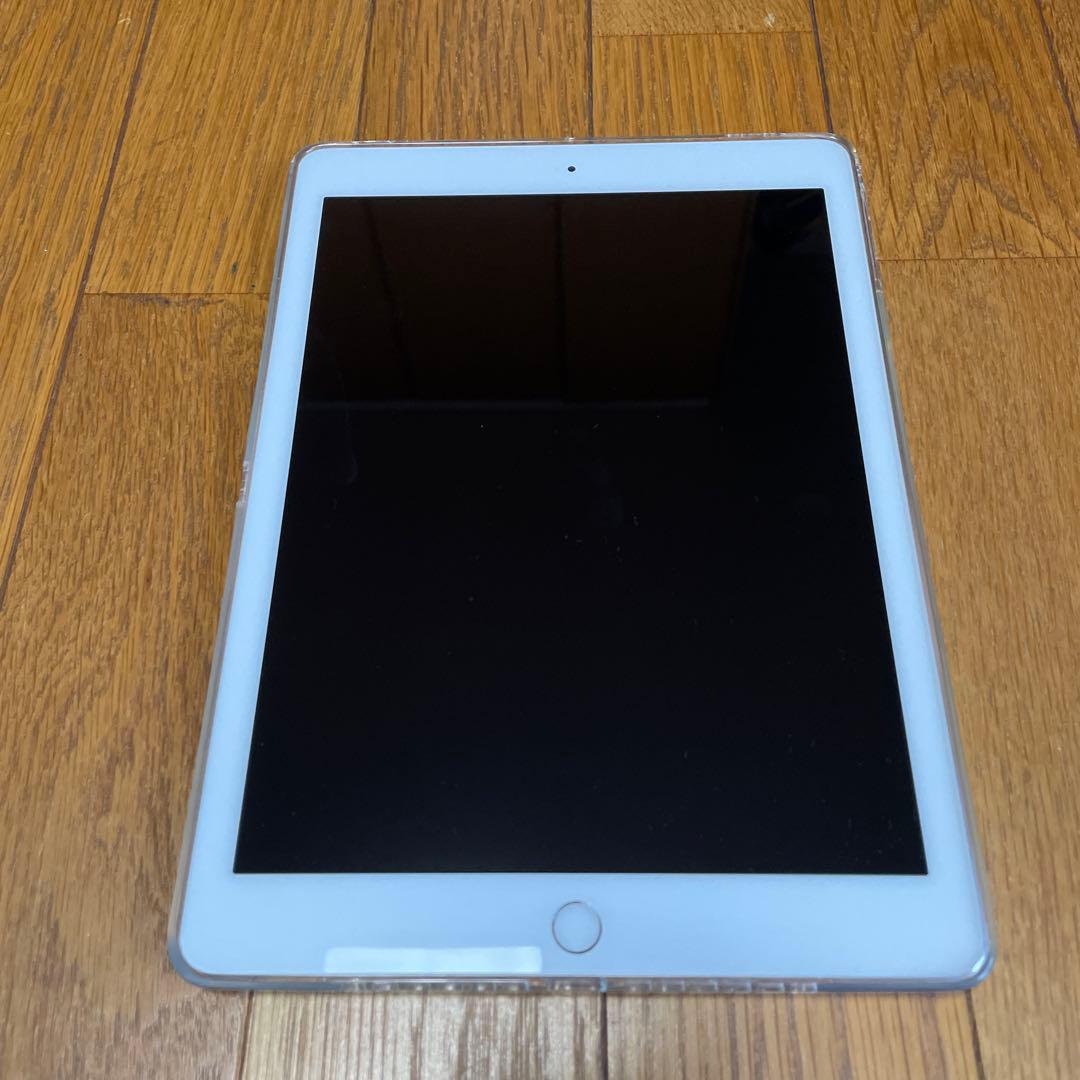 iPad 第6世代 32G wifiモデル MR7G2J/A