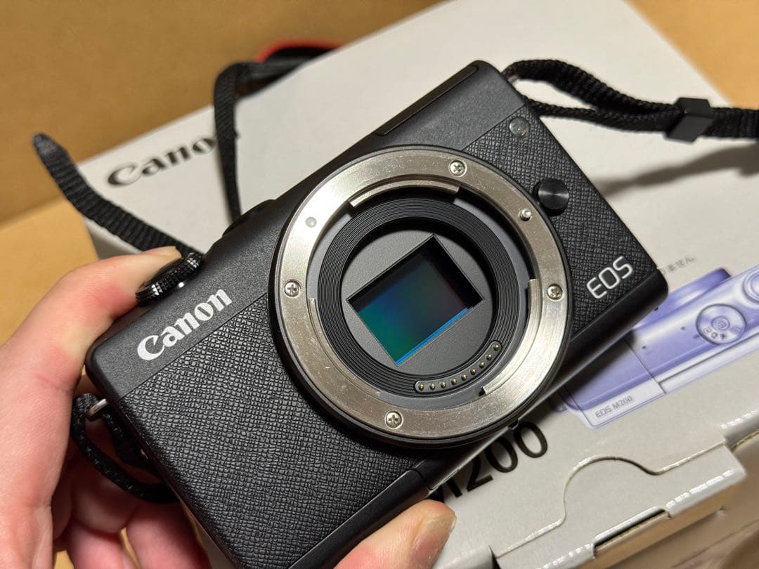 デジタルカメラ Canon EOS M200 & EF-M22mm F2 STM