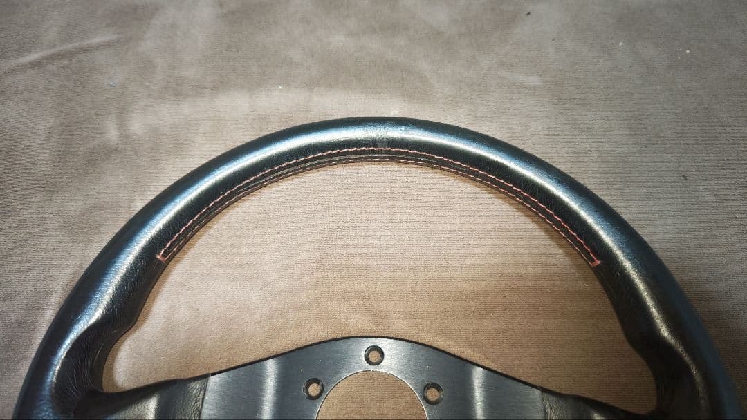 MOMO小径ステアリングCORSE 3スポーク32Φ？