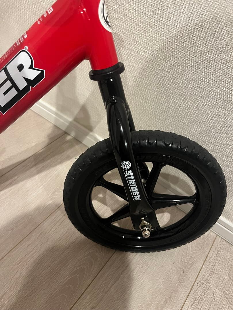ナカシリSTRIDER スポーツ　レッド　スタンド付き