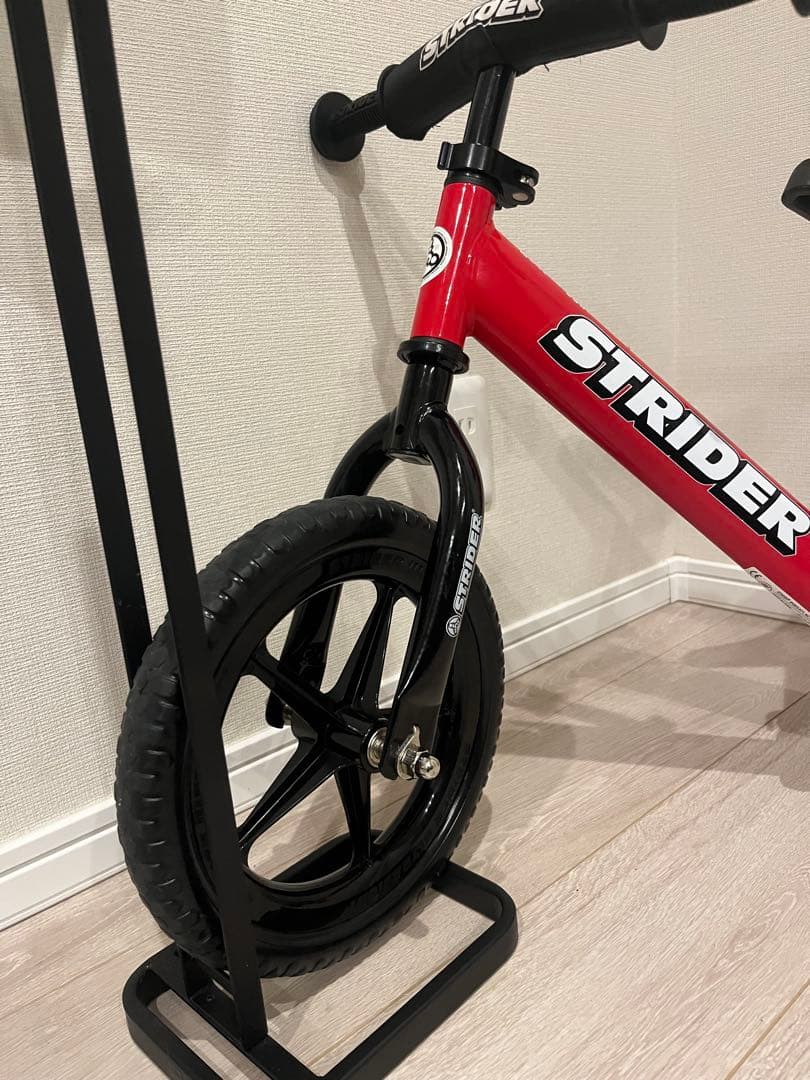 ナカシリSTRIDER スポーツ　レッド　スタンド付き