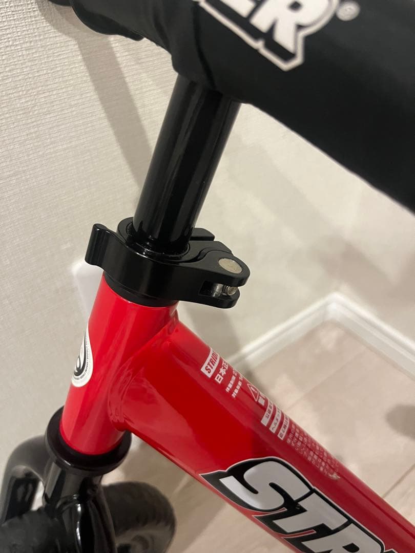 ナカシリSTRIDER スポーツ　レッド　スタンド付き