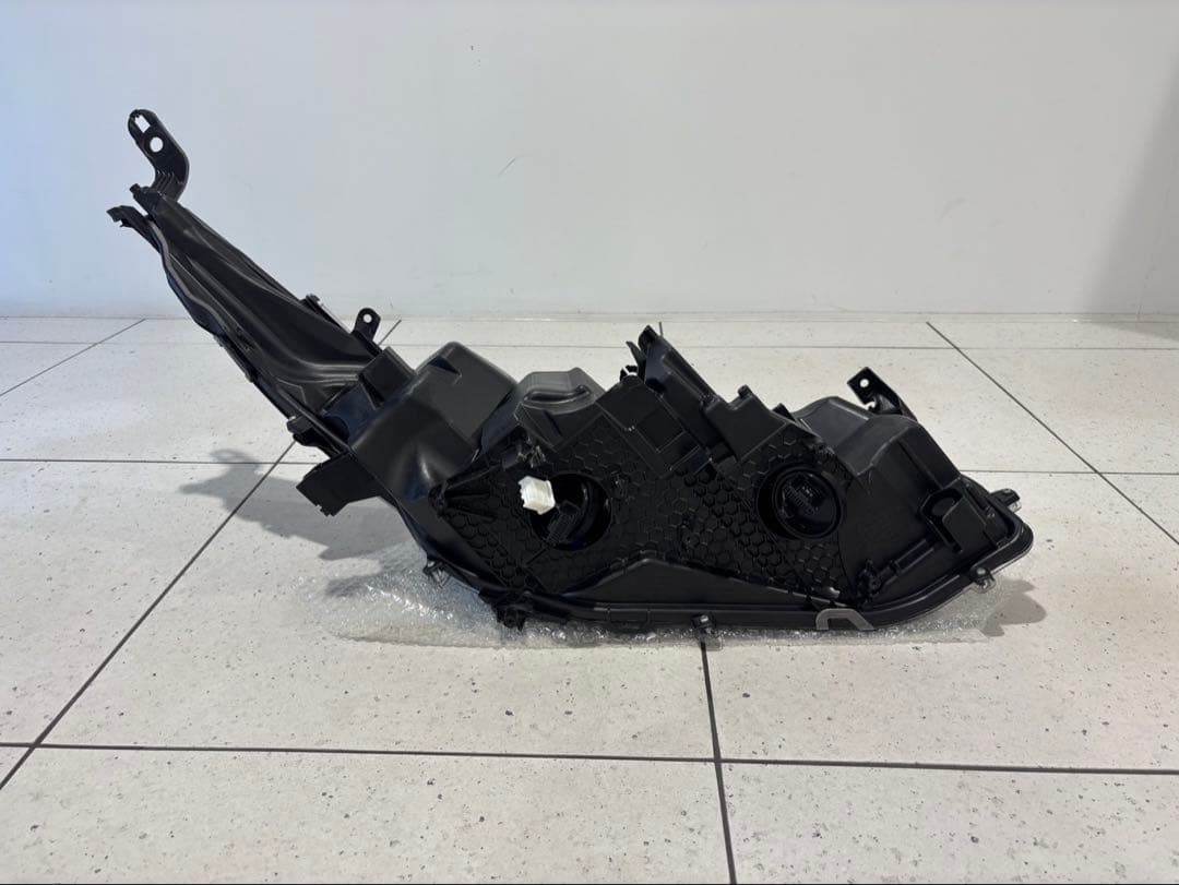 プリウスPHV 左ヘッドランプASSY　＃81185-47560