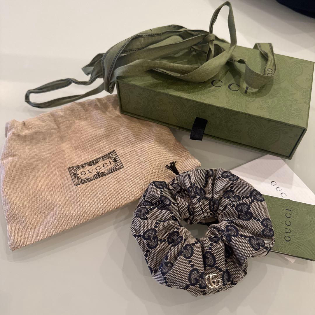 GUCCI GGロゴシュシュ ネイビー/グレー