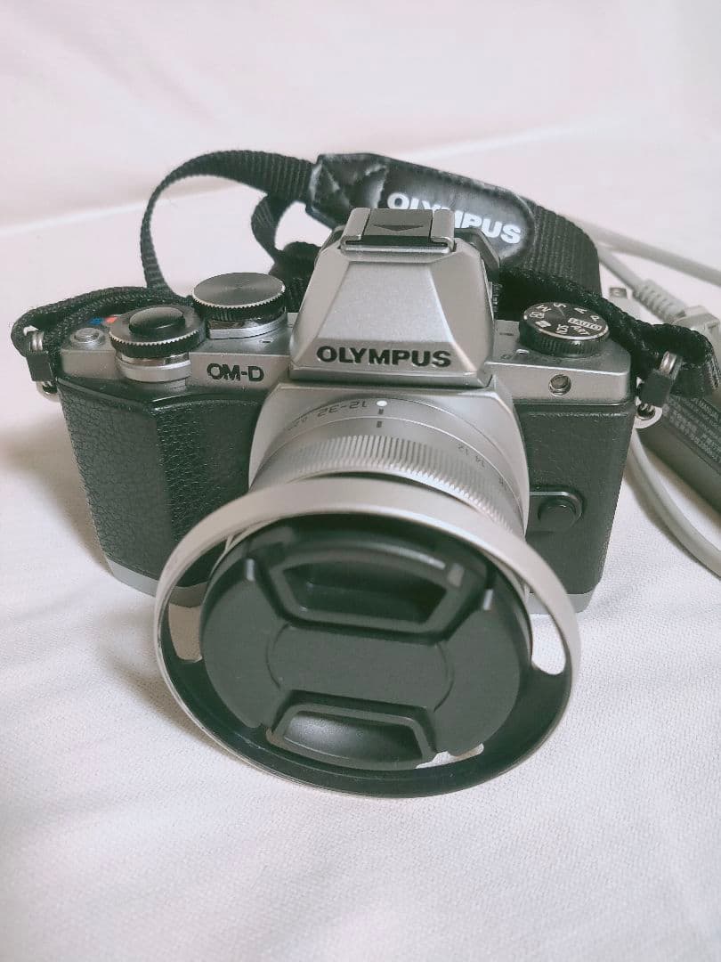 OLYMPUS OM-D E-M10【美品】一眼レフ カメラ