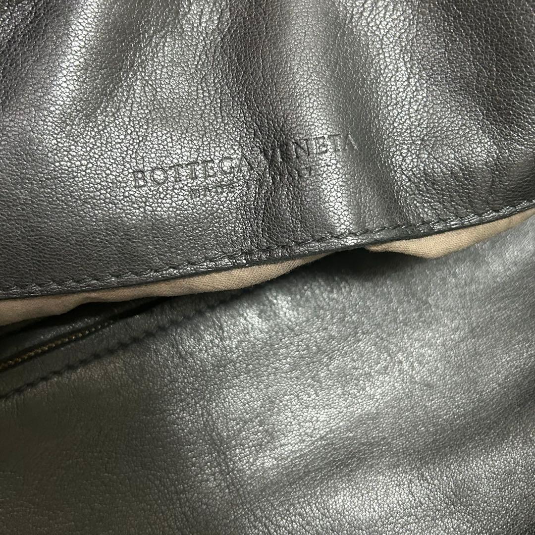 【美品】ボッテガヴェネタ イントレチャート メッセンジャーバッグ ブラック