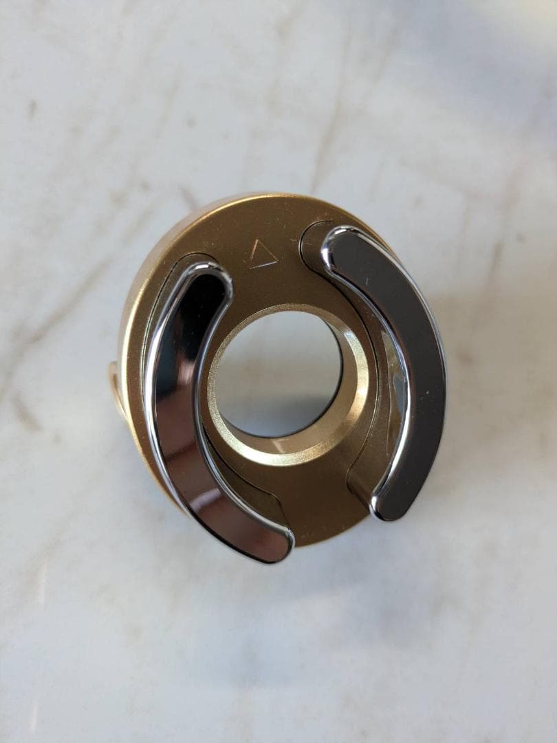 ティレット　美顔器　箱・取扱説明書無し　頭皮ケア　リフトアップ　電気バリ