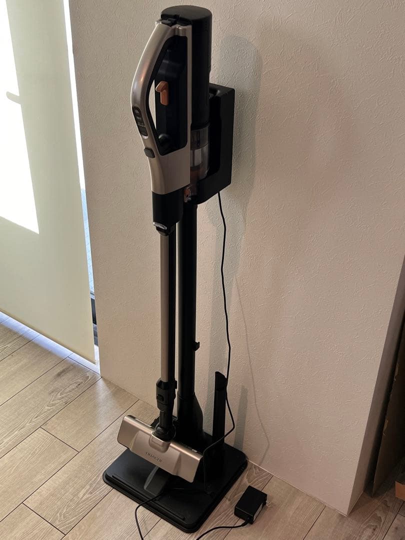 日立充電式掃除機/クリーナー　PV-BH900K 2023年製　ライトゴールド