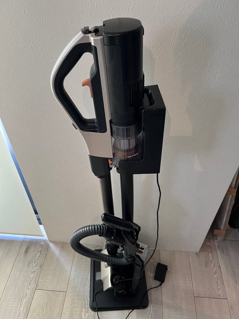 日立充電式掃除機/クリーナー　PV-BH900K 2023年製　ライトゴールド