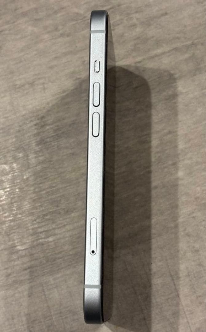 iPhone15 ブルー128GB