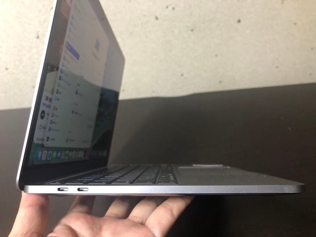 Apple MacBook Pro M2 2022年