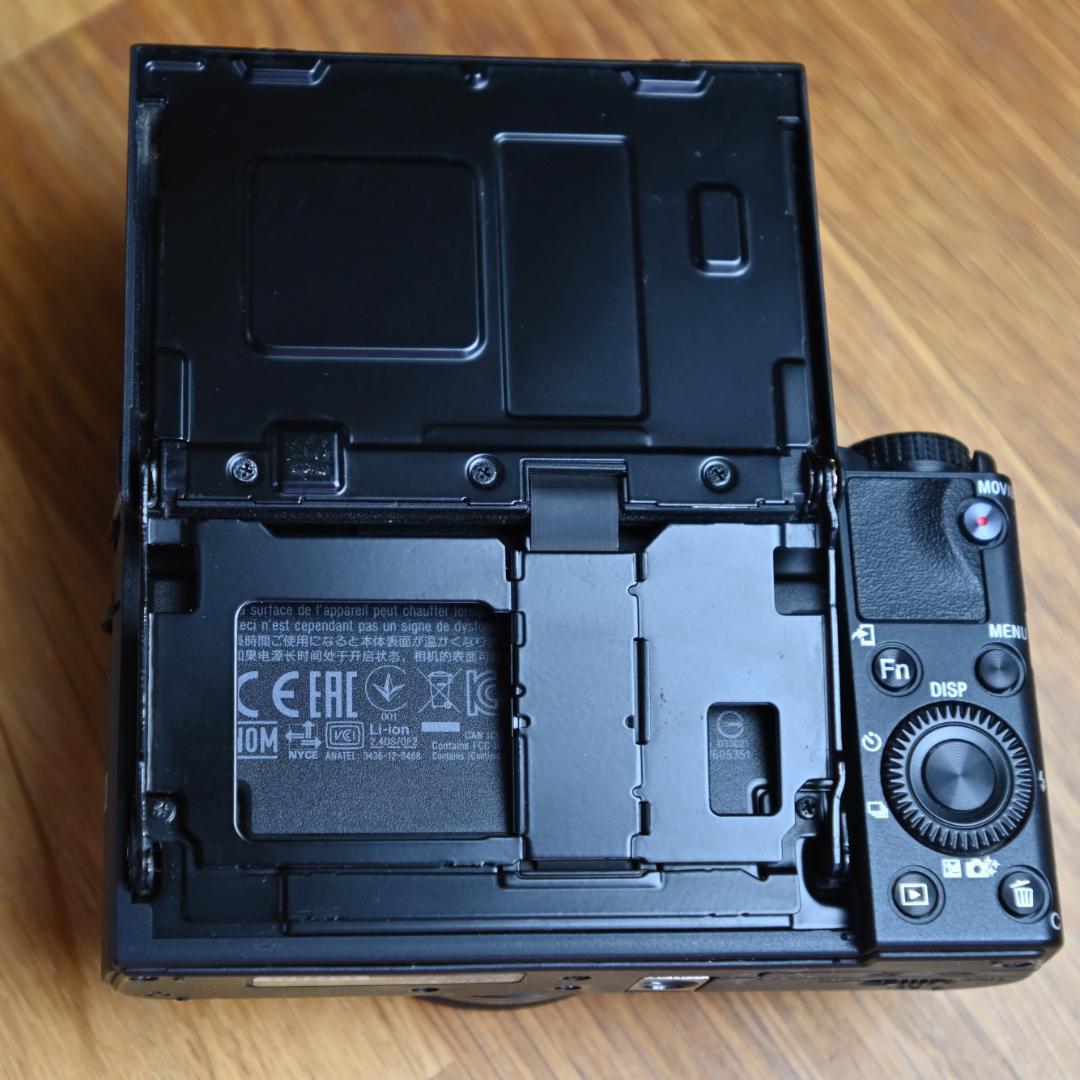 デジタルカメラ SONY RX100V DSC-RX100M5 English