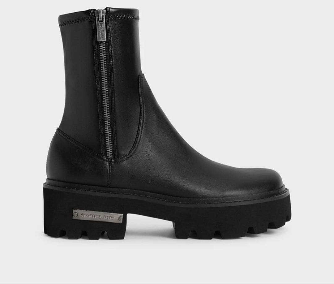 値下げしました❗️CHARLES & KEITH サイドジップ アンクルブーツ