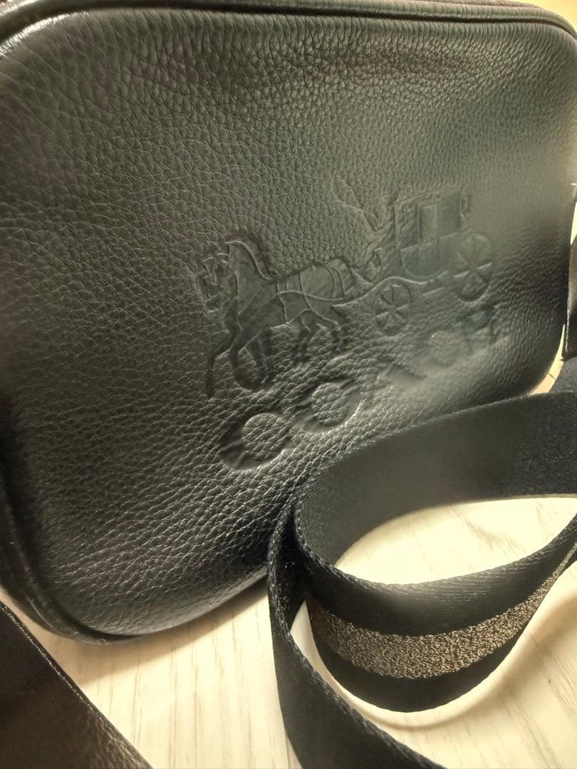 COACH ブラックレザーボディバッグ