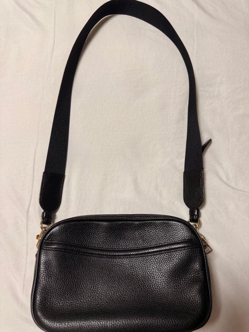 COACH ブラックレザーボディバッグ