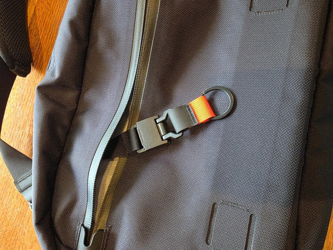 バッグ BLACK EMBER The Grip Sling