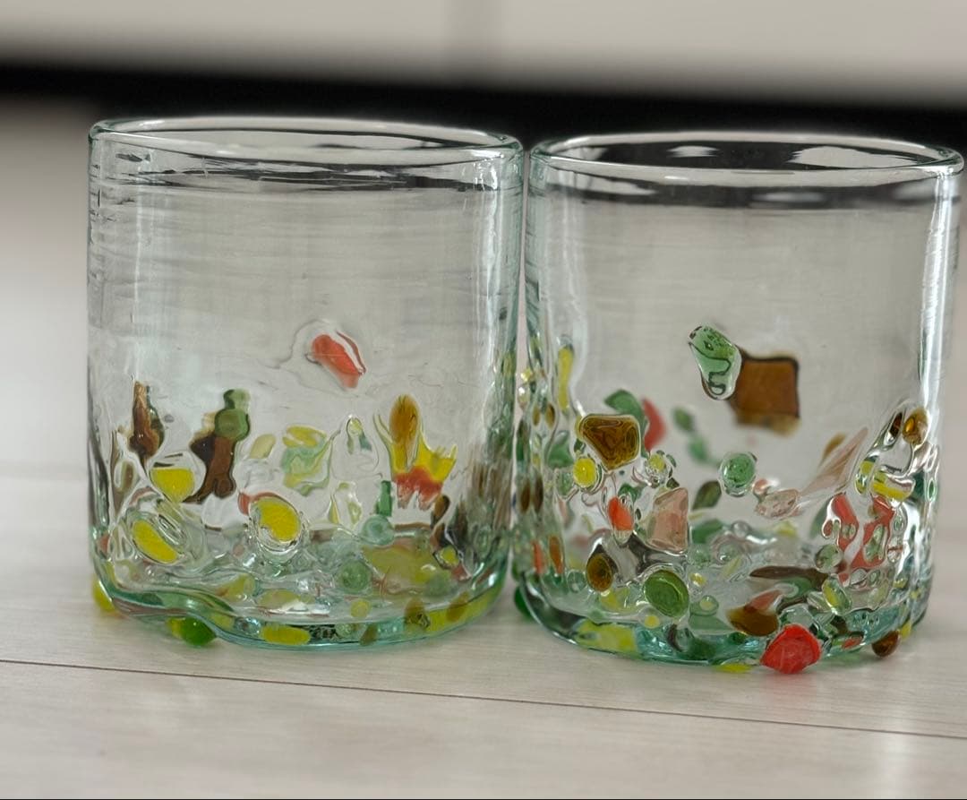 デキャンタ 水差しカラフルガラス製ピッチャーとグラスセット