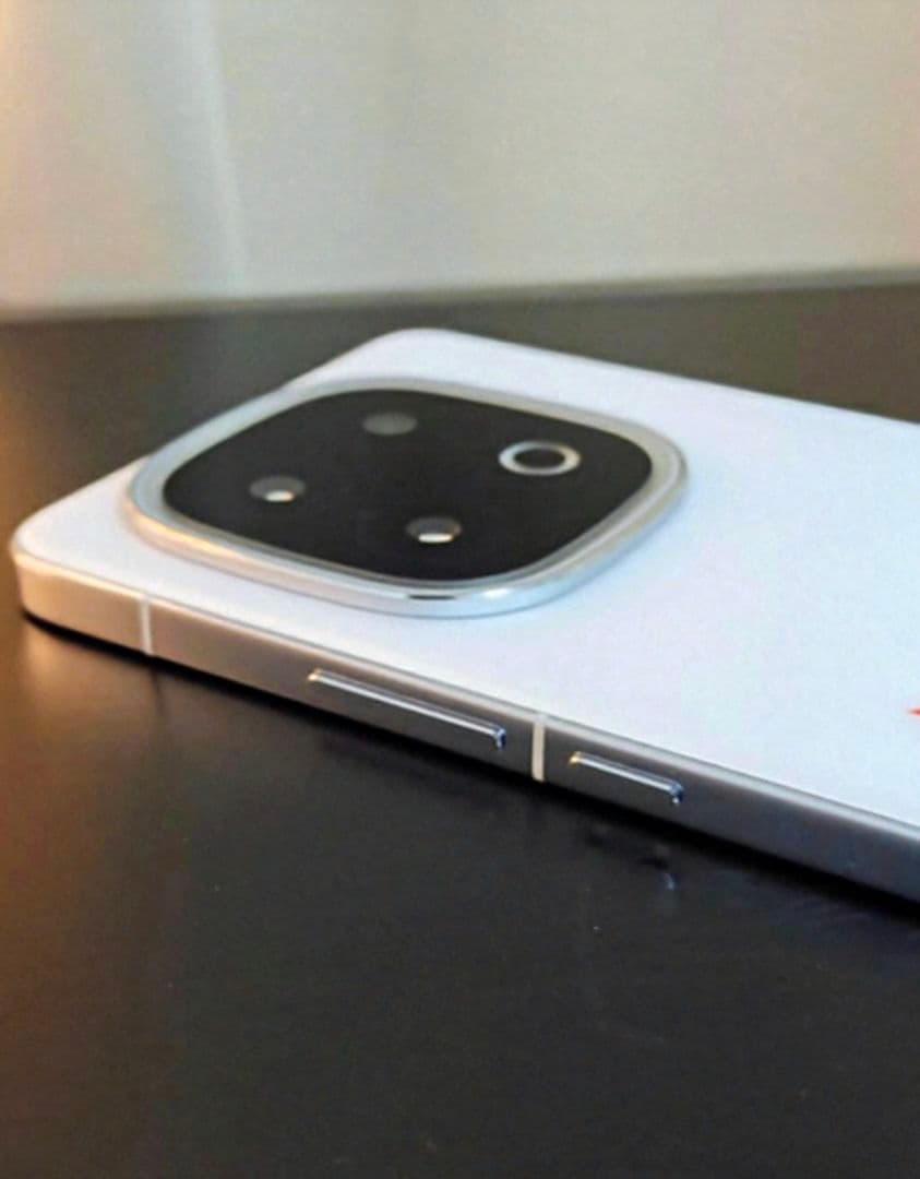 z*7様 Vivo iQOO 13  Edition